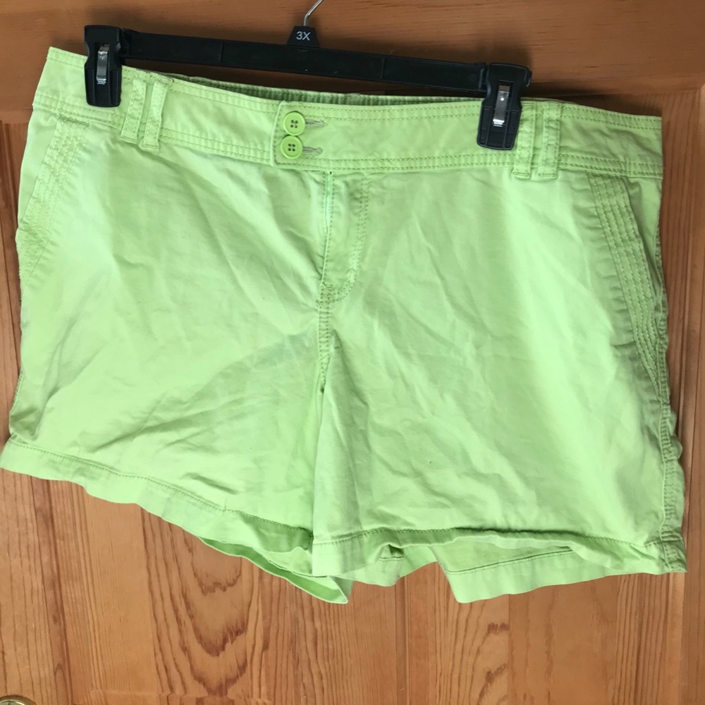 Maurices light green shorts